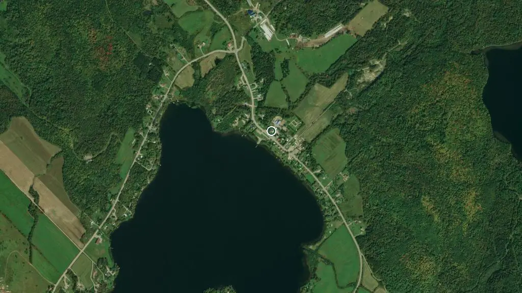 Aerial view of Halte de Véhicules Récréatifs Municipalité de Lac-Saint-Paul and surroundings