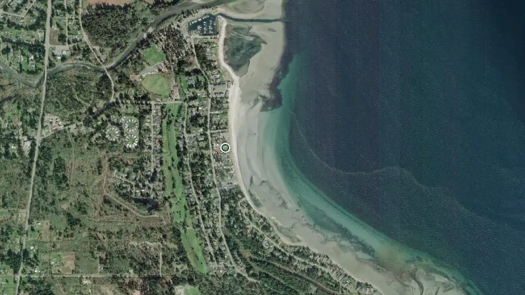 Aerial view of Taylor's Sandy Beach Resort and surroundings