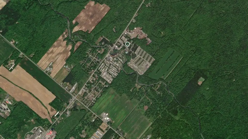 Aerial view of Camping Plage des Sources and surroundings