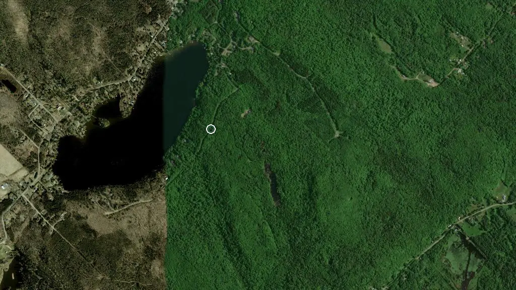 Aerial view of La Terre du Retour en Soi and surroundings