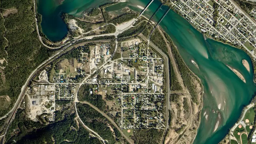 Aerial view of Lamplighter Campground and surroundings