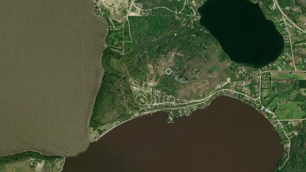 Aerial view of Camping la Bannik and surroundings