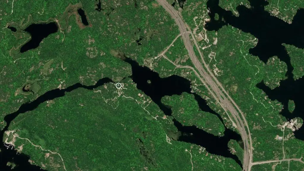 Aerial view of Kings Portage Park and surroundings