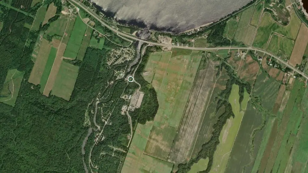 Aerial view of Camping Val-Jalbert and surroundings