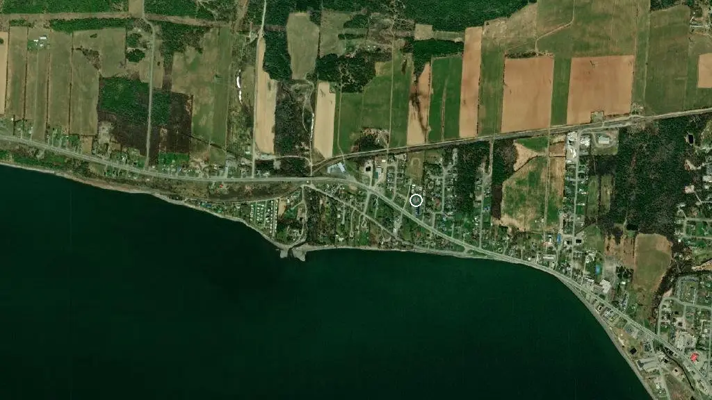 Aerial view of Motel L'Abri and surroundings