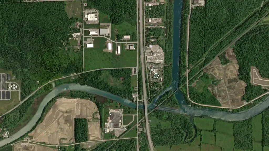 Aerial view of Yogi Bear’s Jellystone Park/Camp-Resort (Niagara Falls) and surroundings