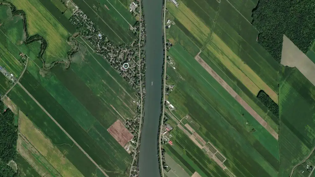 Aerial view of Camping Terrasse Saint-Marc and surroundings