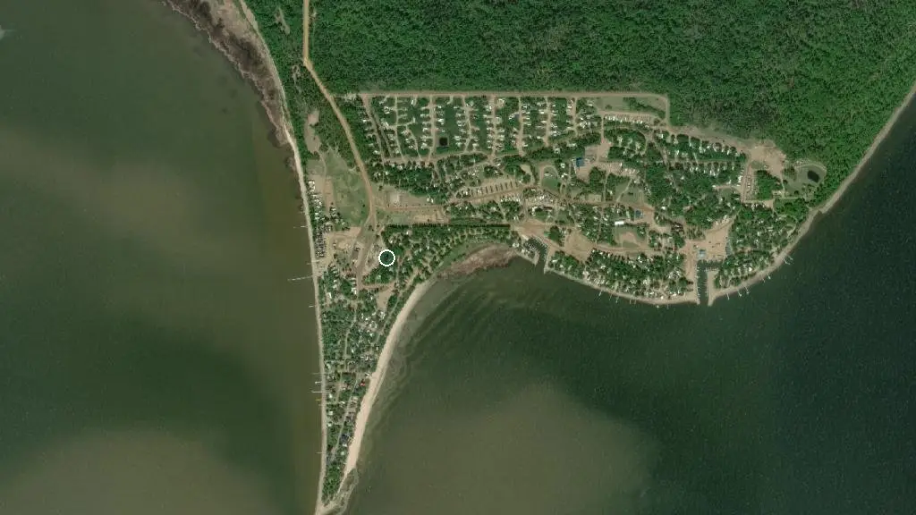 Aerial view of Shaws Point Resort and surroundings