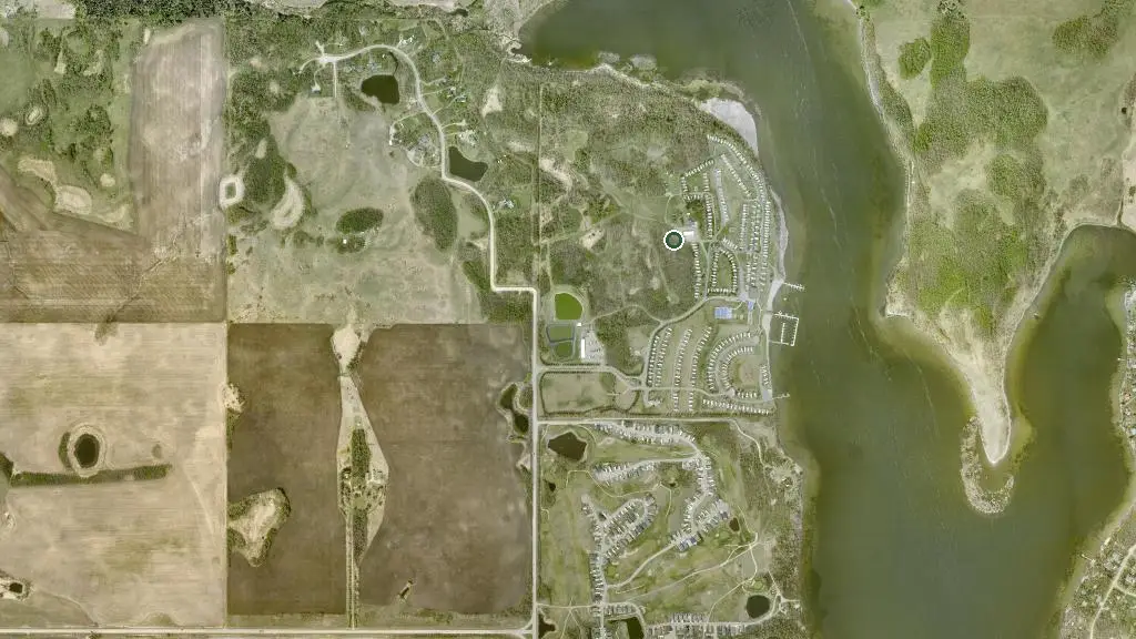 Aerial view of Green Acres Pine Lake and surroundings