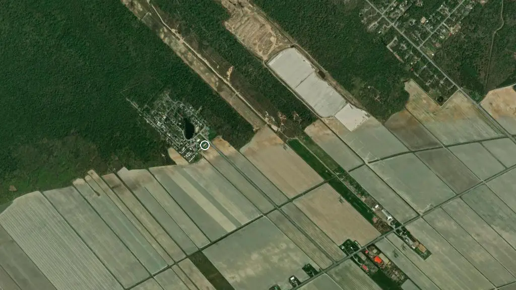 Aerial view of Camping Lac des Plaines and surroundings