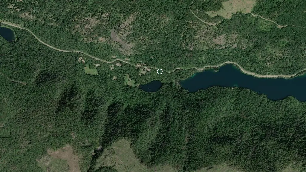 Aerial view of Echo Lake Fishing Resort and surroundings