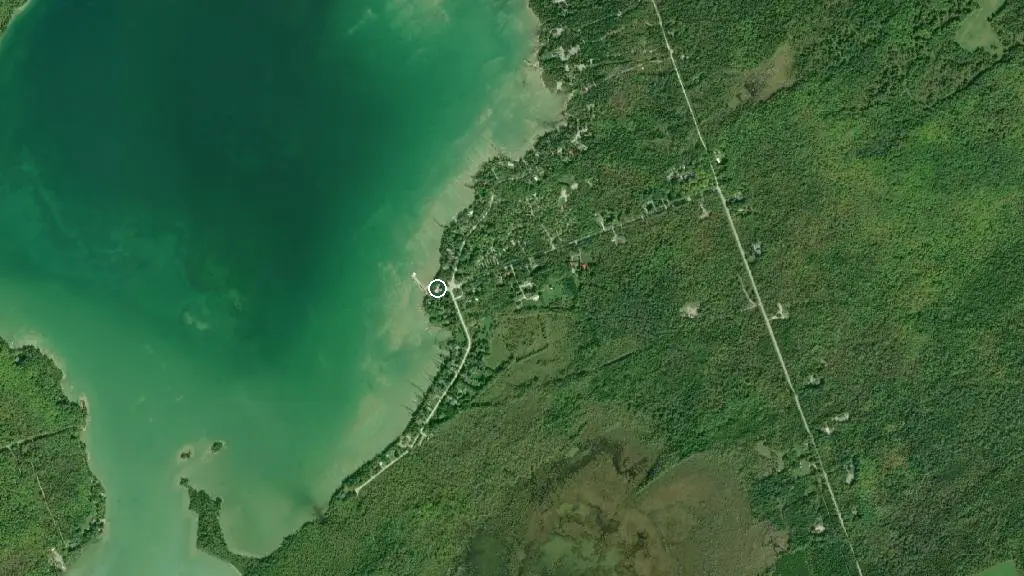 Aerial view of Roth Park Family Campground and surroundings