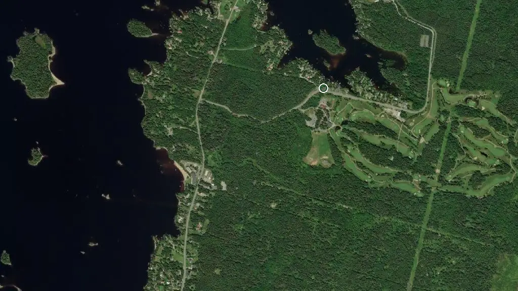 Aerial view of Parc National de la Pointe-Taillon - Secteur Camp-de-Touage-les-Iles - Sépaq and surroundings