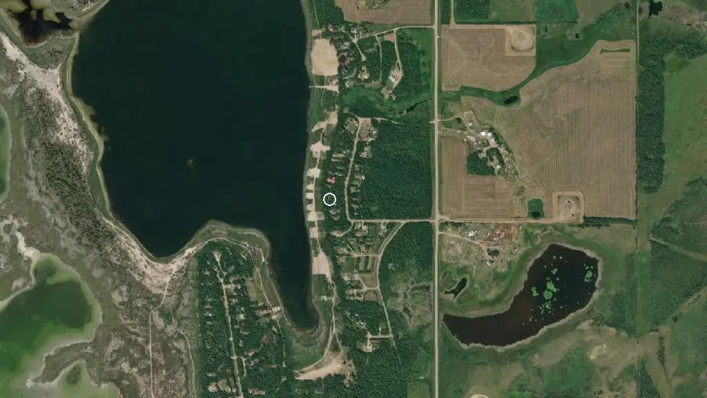 Aerial view of Ark Retreat and surroundings