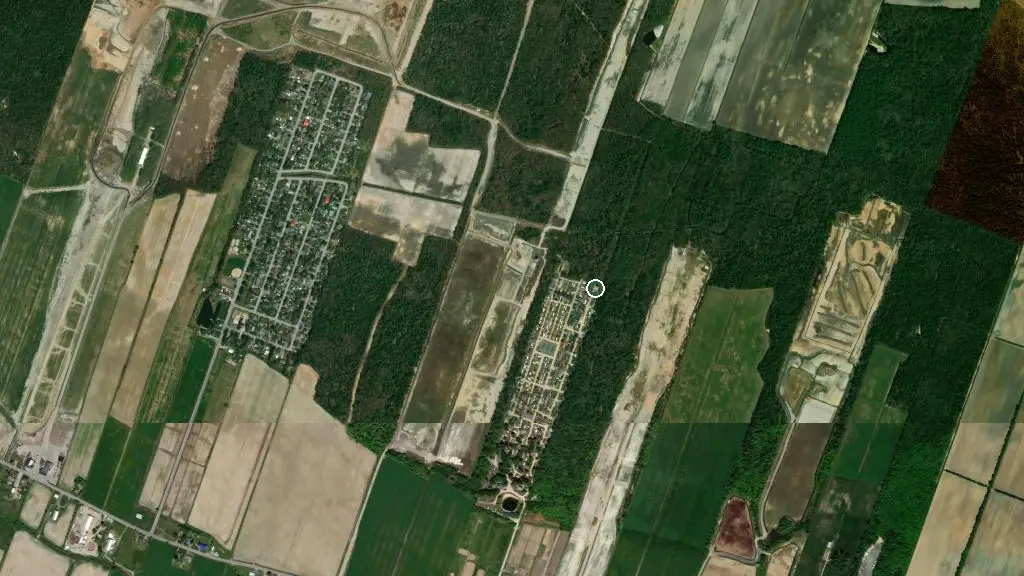 Aerial view of Centre Naturiste Oasis Inc. and surroundings