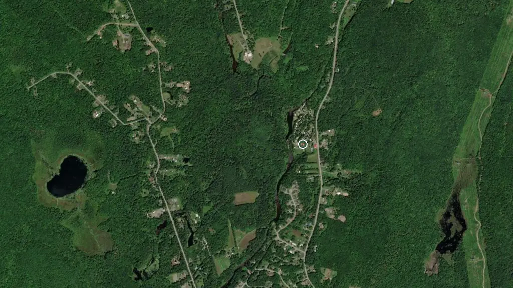 Aerial view of Camping Daisy Town and surroundings
