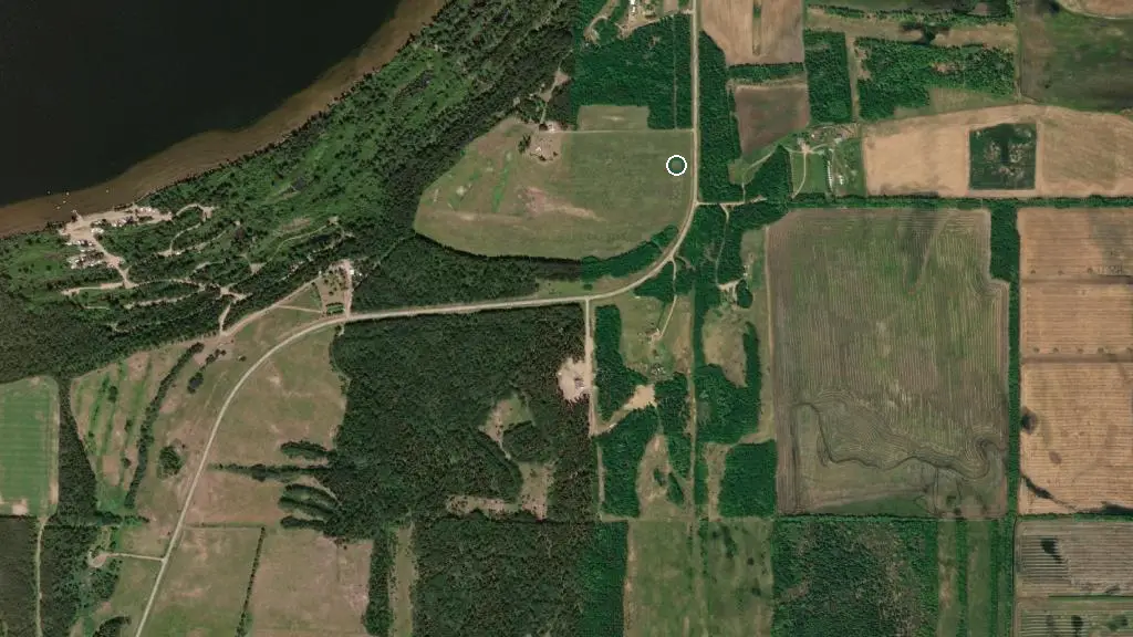 Aerial view of Lakeside Resort and surroundings