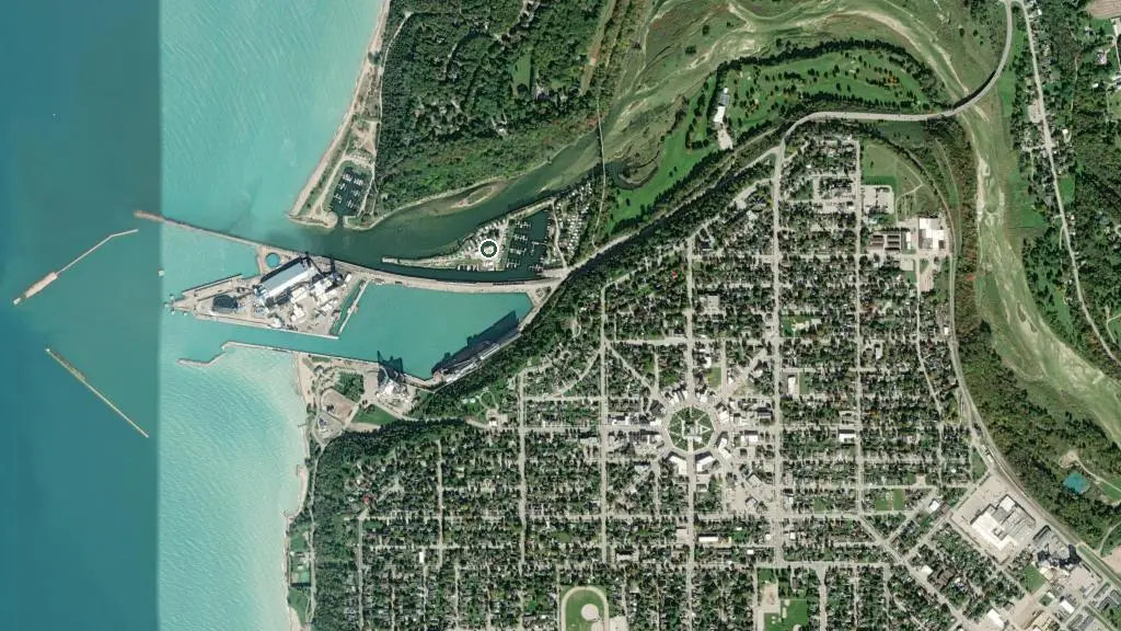 Aerial view of Maitland Valley Marina & Resort Park and surroundings