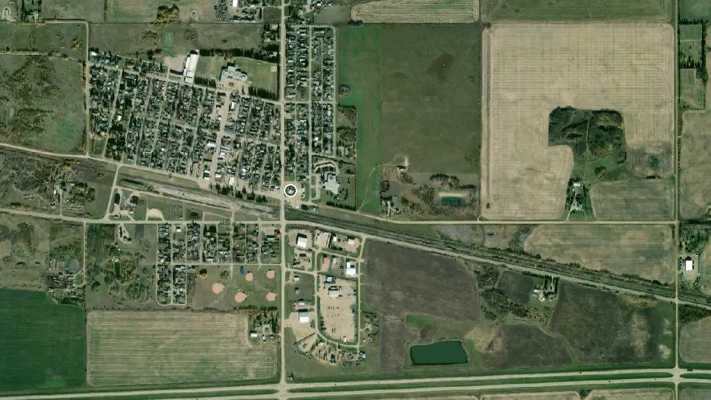 Aerial view of Mannville Riverview Golf & RV Resort and surroundings