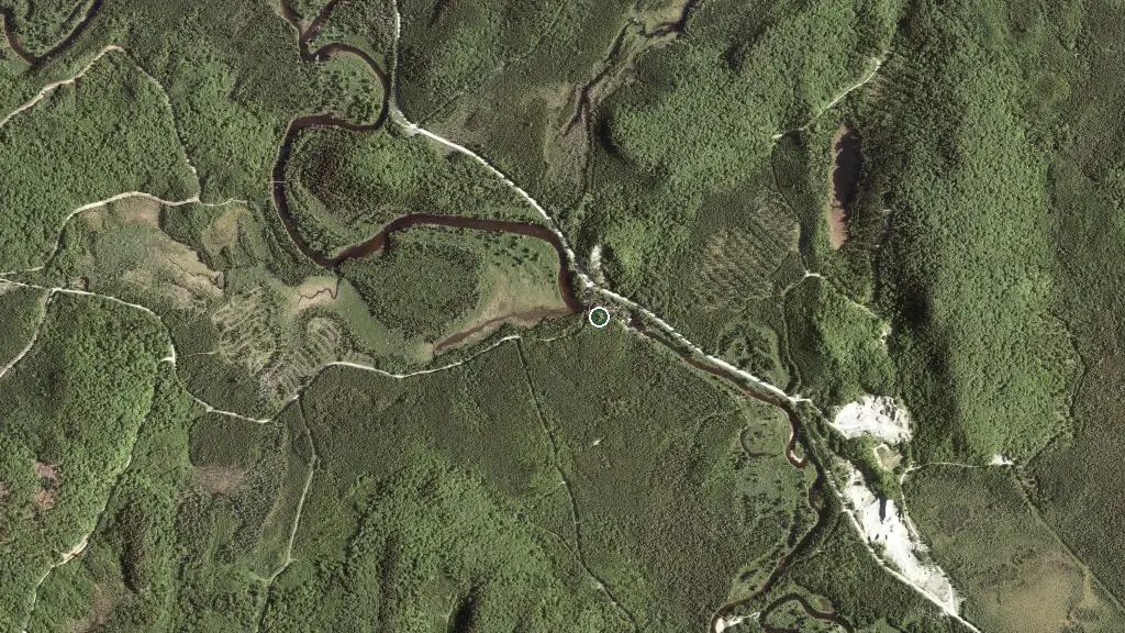 Aerial view of Refuge de la Chute à Dupuis and surroundings
