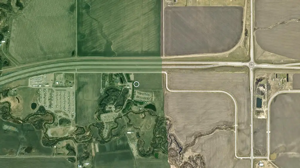 Aerial view of Country Roads RV Park and surroundings