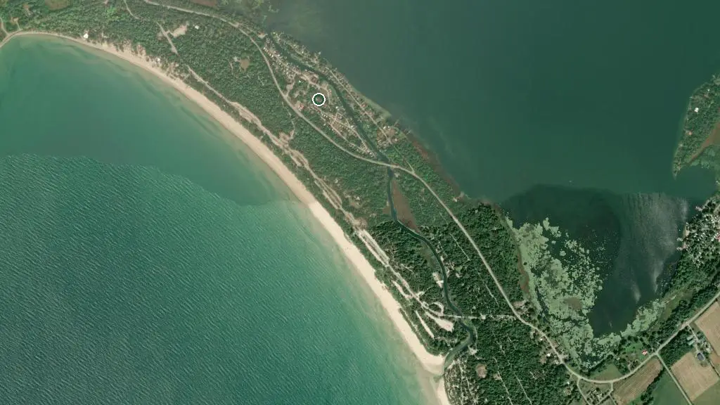 Aerial view of Sandbanks River Country Campground and surroundings