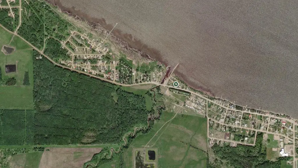 Aerial view of Lakeshore Campground and surroundings