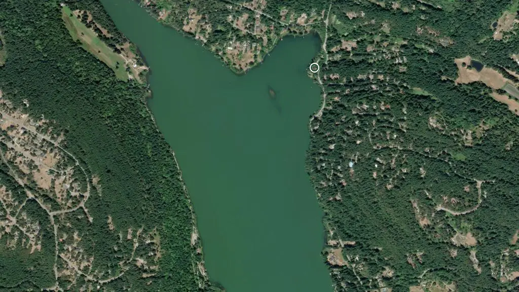 Aerial view of Lakeside Gardens Resort and surroundings