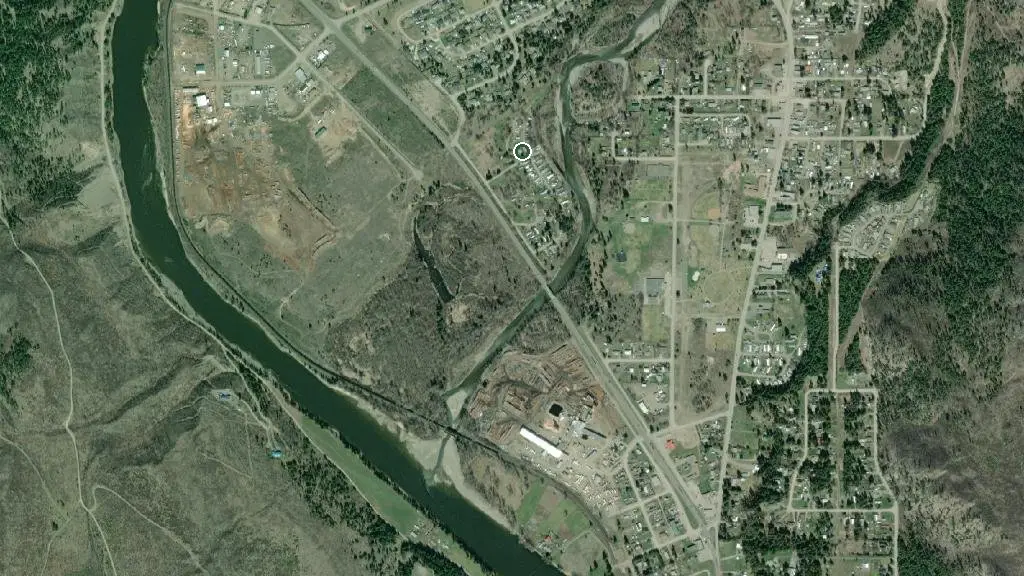 Aerial view of Dee Jay RV Park and surroundings