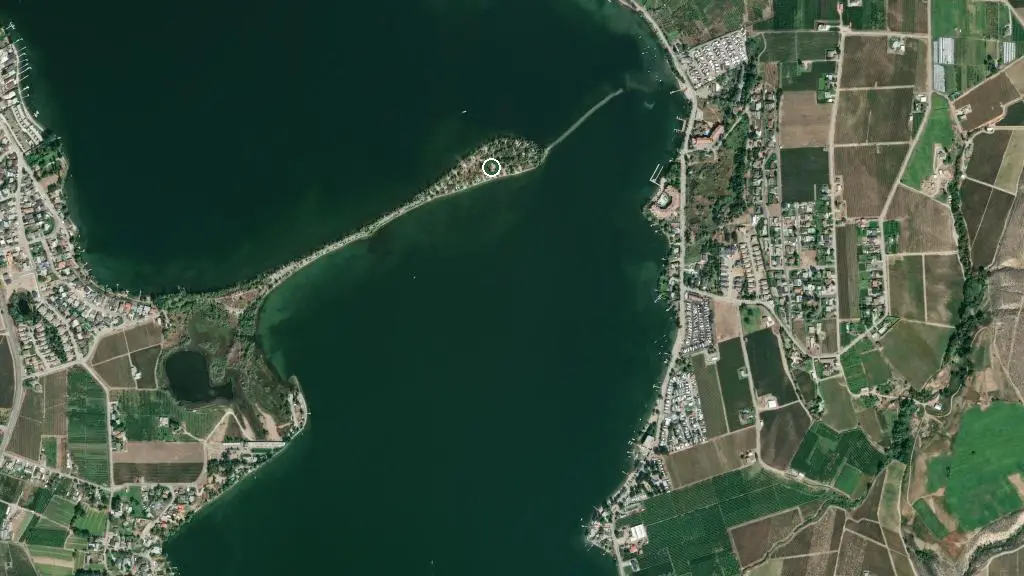 Aerial view of sẁiẁs Provincial Park (Haynes Point) and surroundings