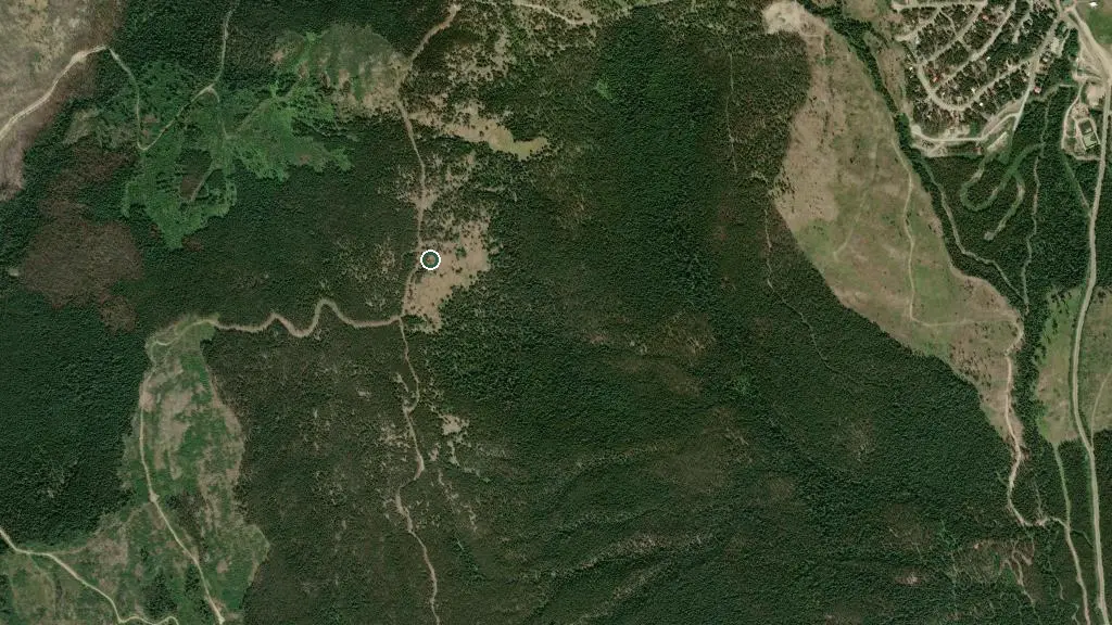 Aerial view of Gillie's Hut and surroundings