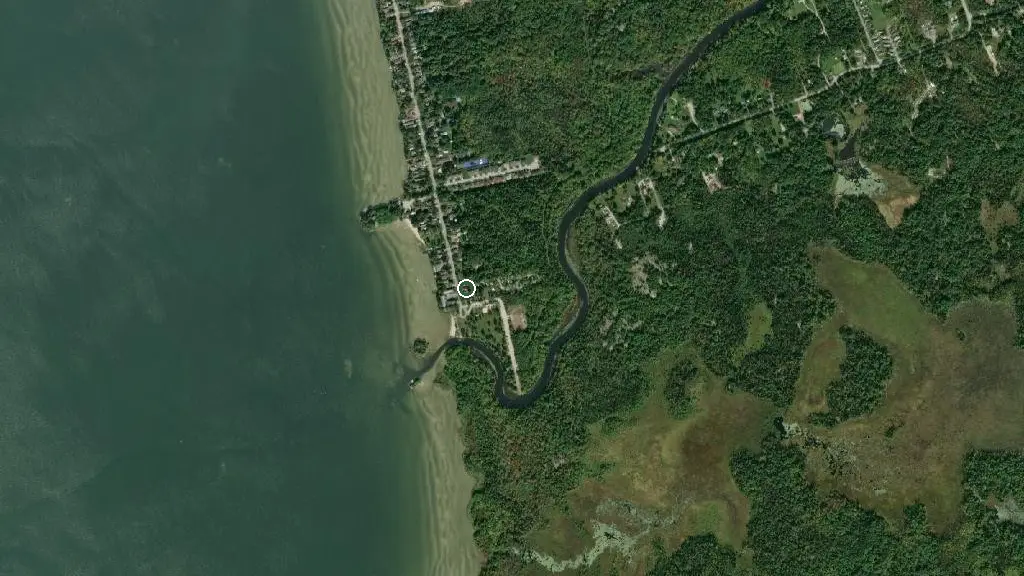 Aerial view of Champlain Tent & Trailer Park and surroundings
