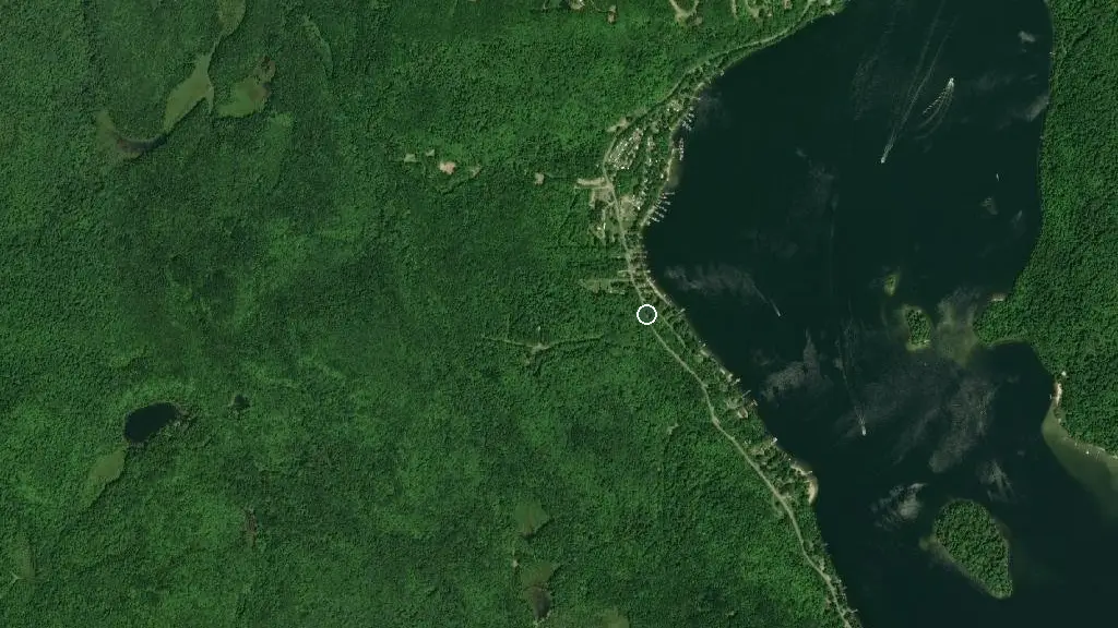 Aerial view of Camping Paradis du Campeur and surroundings