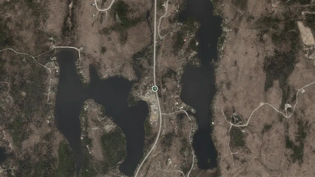 Aerial view of Camping Trouser Lake and surroundings