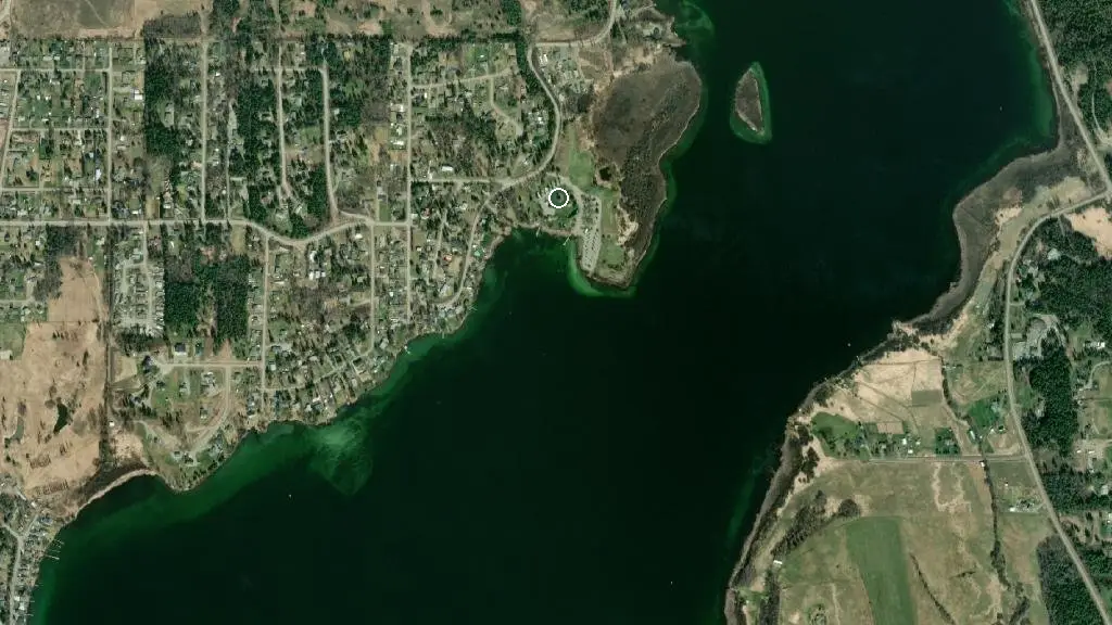 Aerial view of Robert's Roost Resort and surroundings