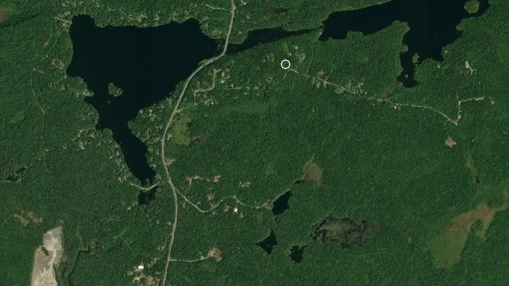 Aerial view of Parc Nature du Lac Beattie and surroundings