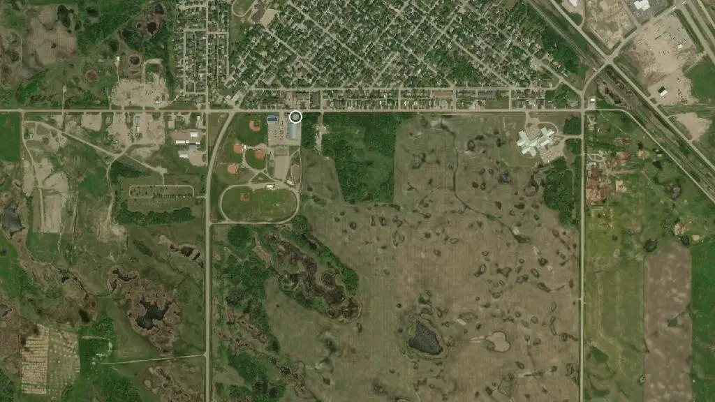 Aerial view of Town of Moosomin Campground and surroundings