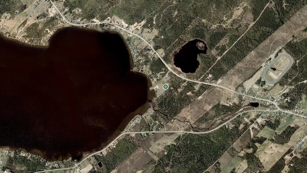 Aerial view of Base de Plein Air du Lac-Nairne and surroundings