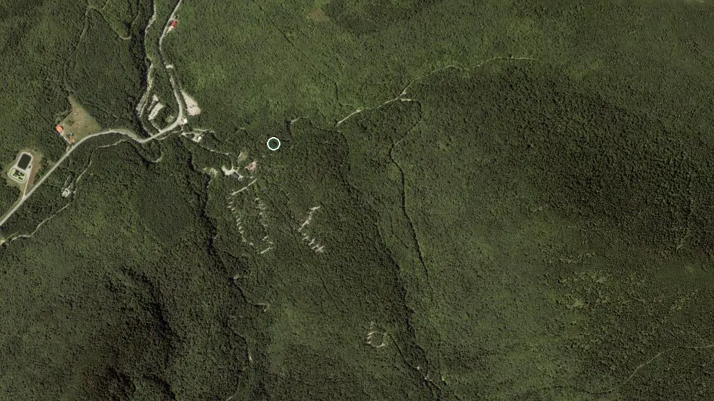 Aerial view of Refuge des Cascades and surroundings