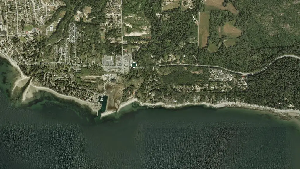 Aerial view of Creekside Campround & RV Park and surroundings