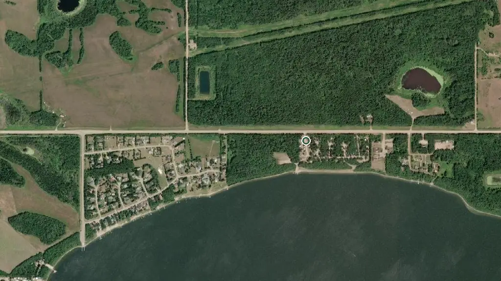 Aerial view of Fish n' Friends and surroundings