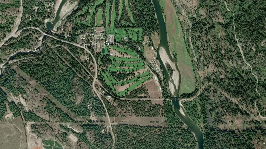 Aerial view of Christina Lake Golf and RV and surroundings