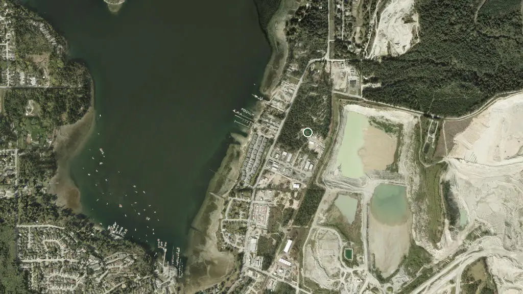 Aerial view of Bayside Campground & RV Park and surroundings