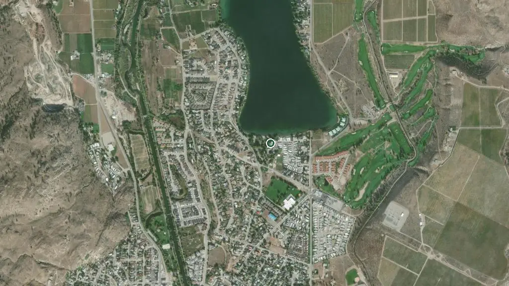 Aerial view of Lakeside Resort and surroundings