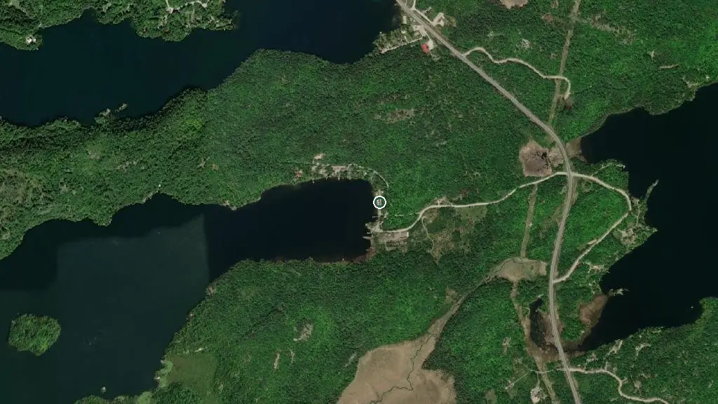 Aerial view of Lake Apsey Resort and surroundings