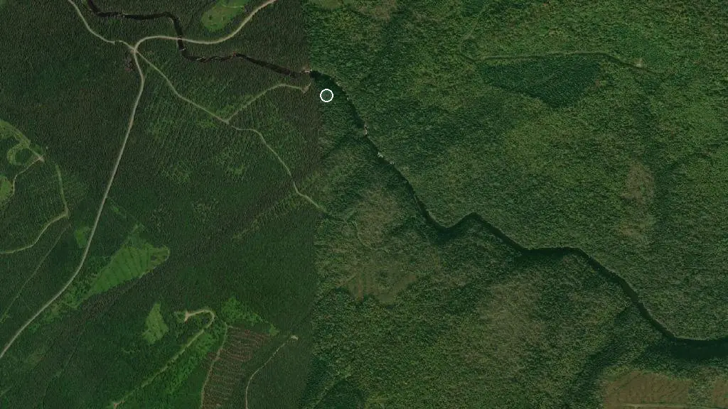 Aerial view of Hut and surroundings