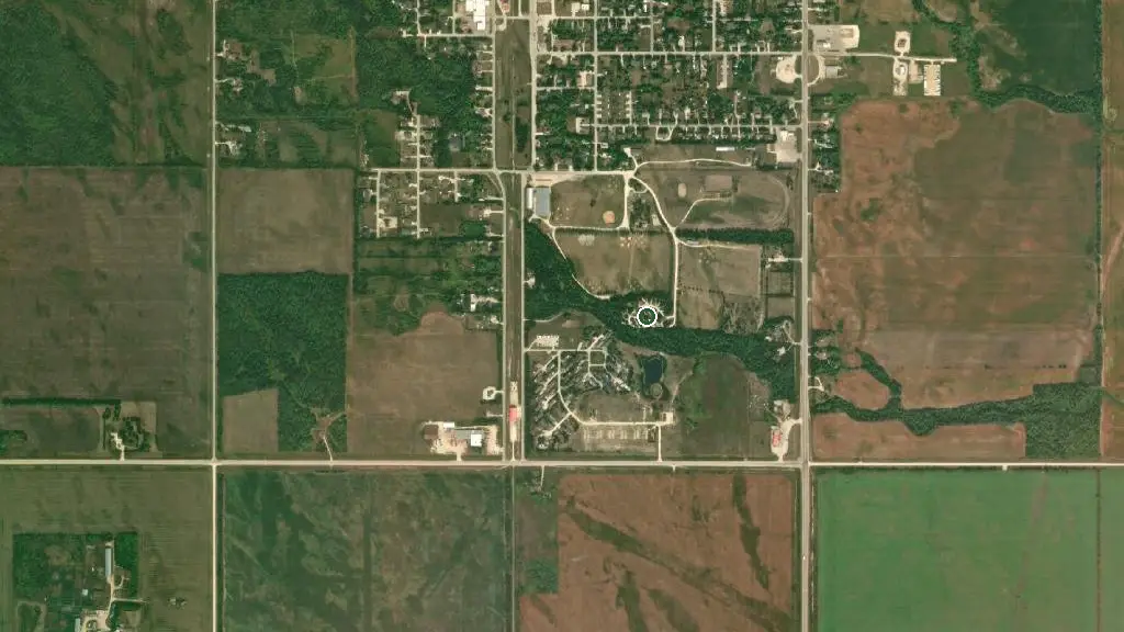 Aerial view of Green Acres Park Campground - Teulon and surroundings