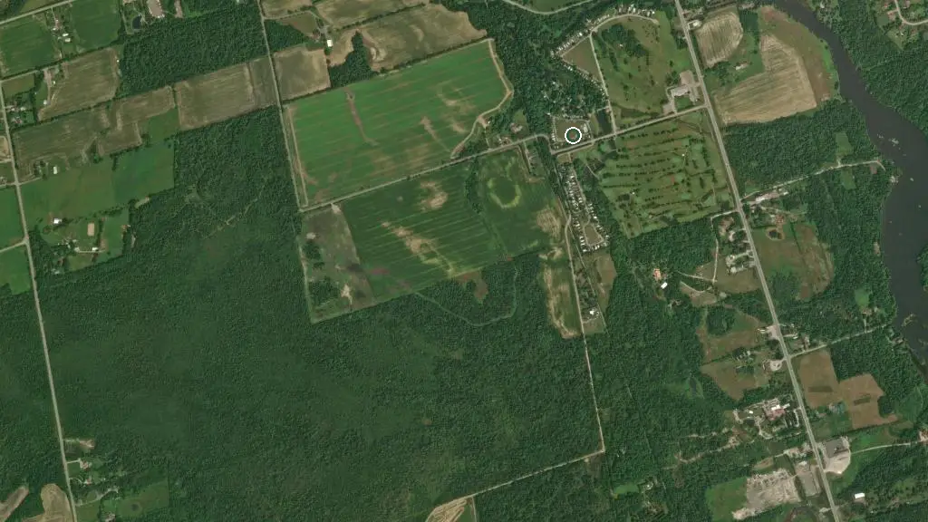 Aerial view of Lyndhurst Golf Course Trailer Park and surroundings