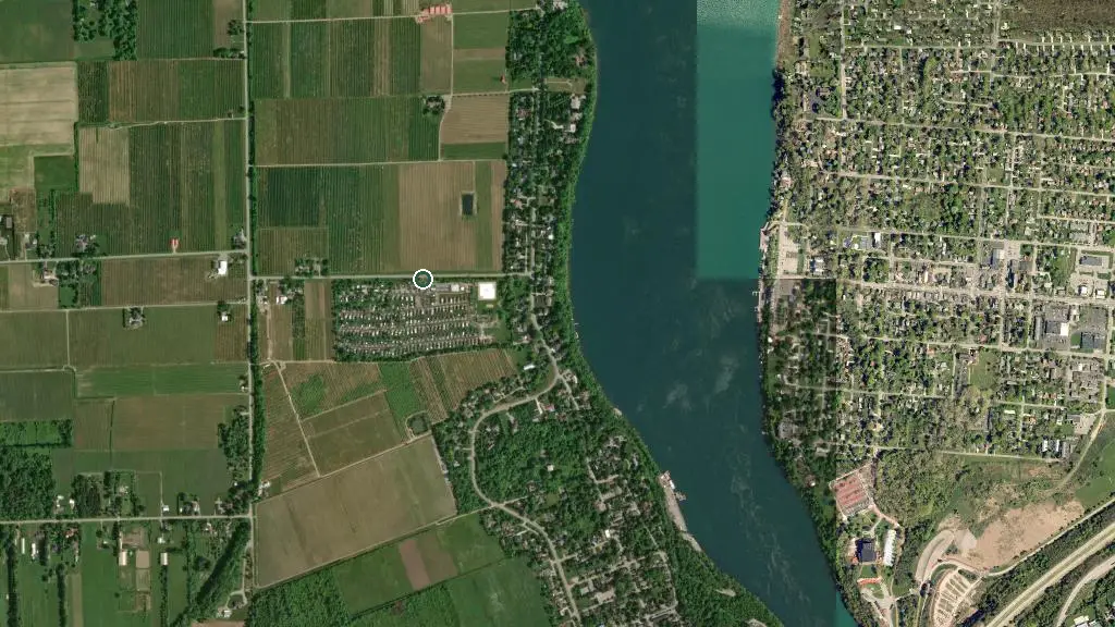 Aerial view of Vine Ridge Resort and surroundings