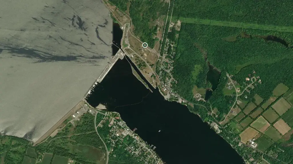 Aerial view of Camping Municipal Parc de Carillon and surroundings